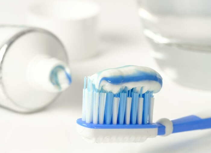 What kind of toothbrush and toothpaste should my child use